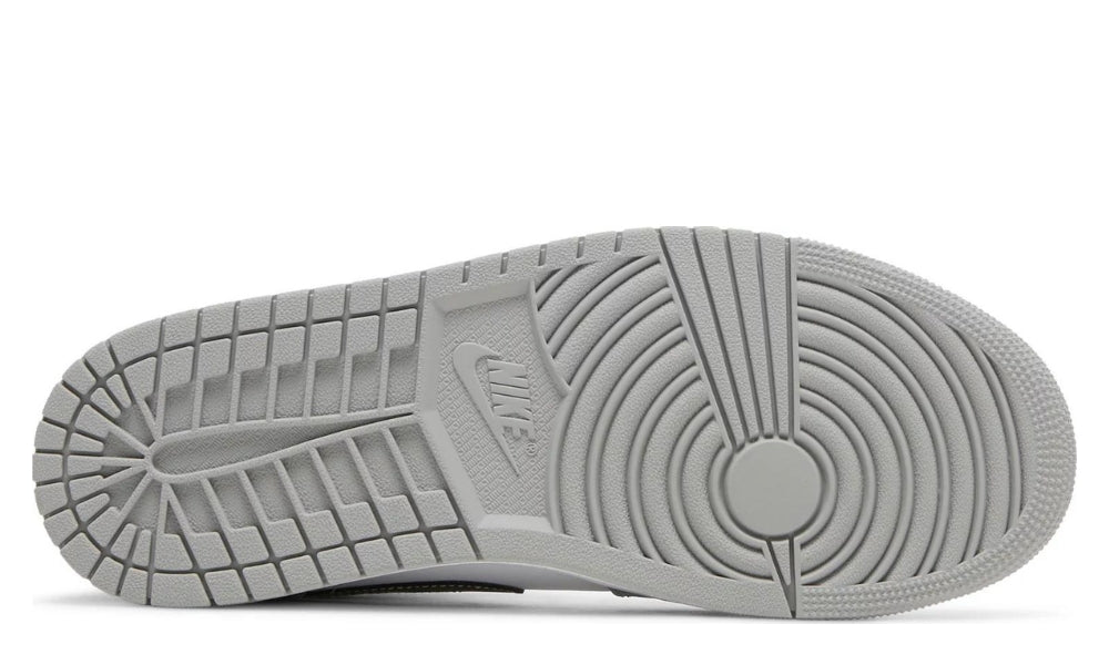 Air Jordan 1 Mid 'Light Smoke Grey'