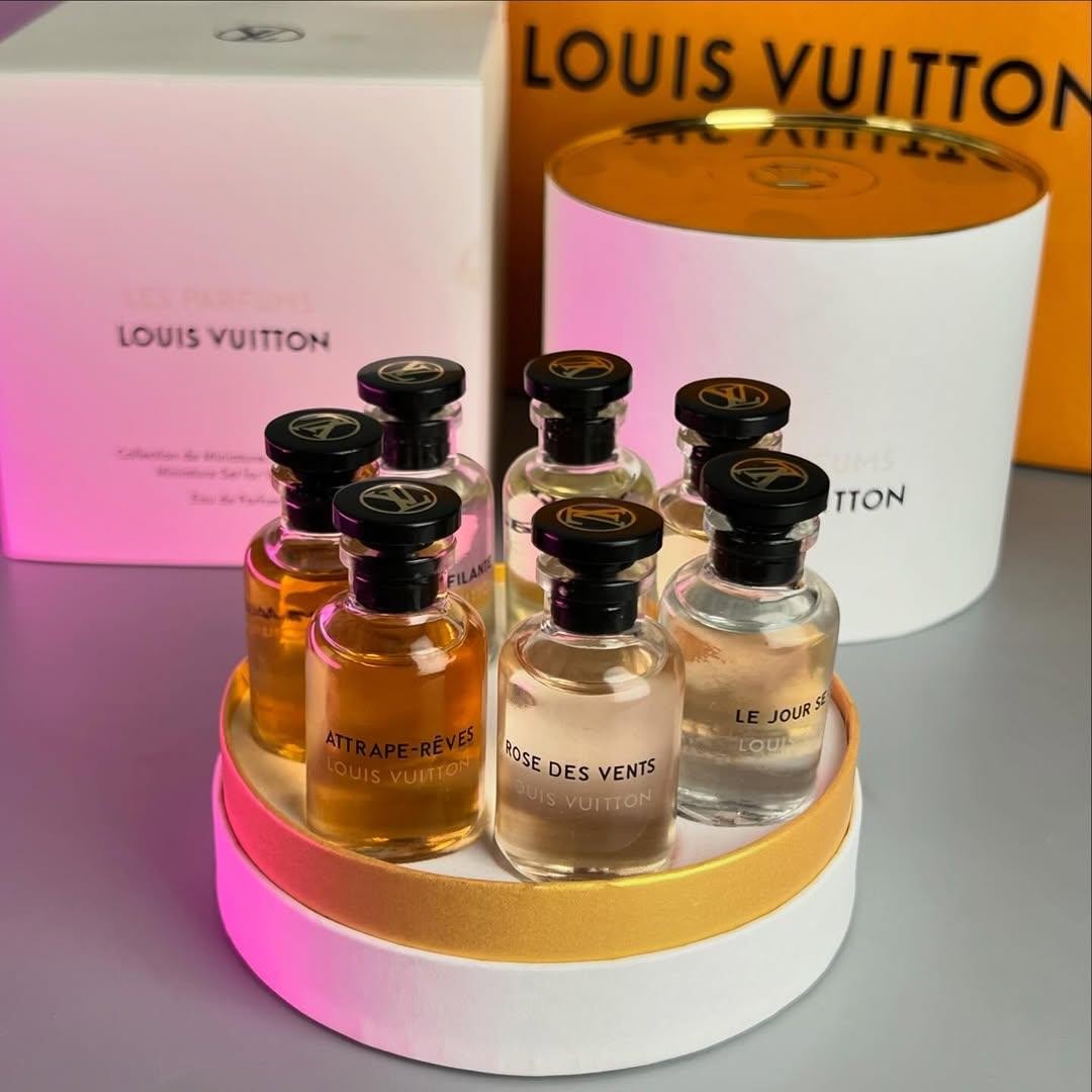 LOUIS VUITTON Les Parfums Miniature Set