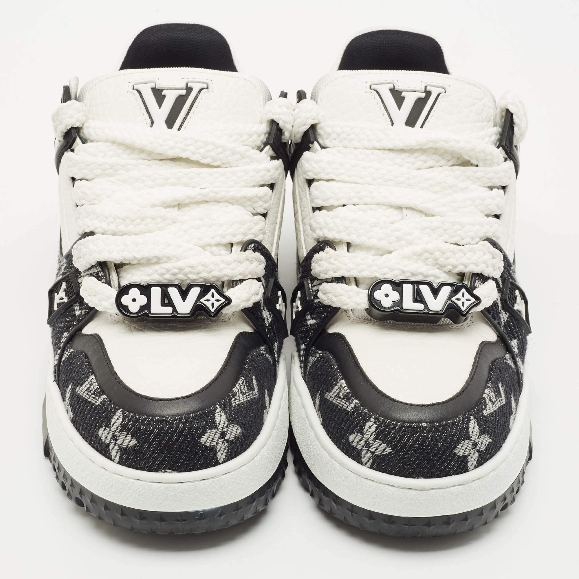 Louis Vuitton LV Maxi – Black & White